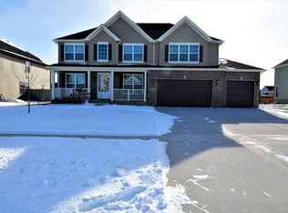 1460 S Saddlebrook Ln, Minooka, IL 60447