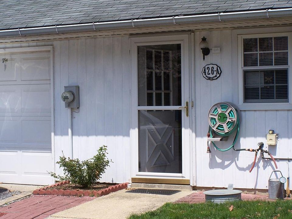1st image of 426A Chatham Ct #100A