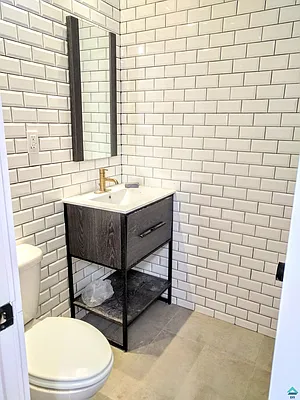 Rented by EXR | media 32