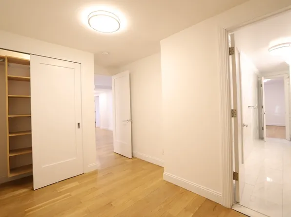 305 East 86th Street image 6 of 28