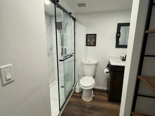 (undisclosed Address), Holbrook, NY 11741