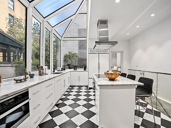 3rd image of 1145 Park Ave #1A