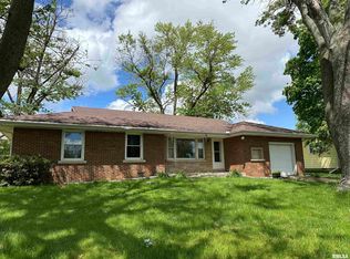 2703 W Westport Rd, Peoria, IL 61615