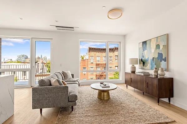 Living room, photo 1