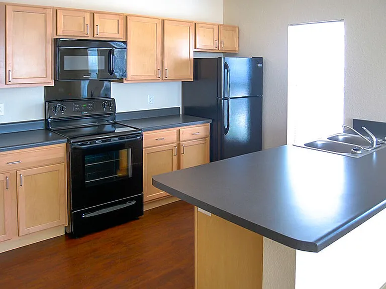 Metro Lofts — Photo 2