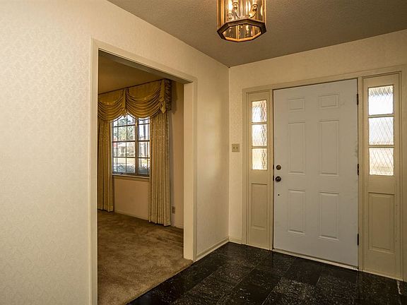 3rd image of 3007 Lawrence Ave