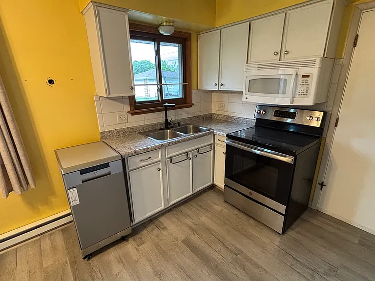 326 Pepperton Dr — Photo 10