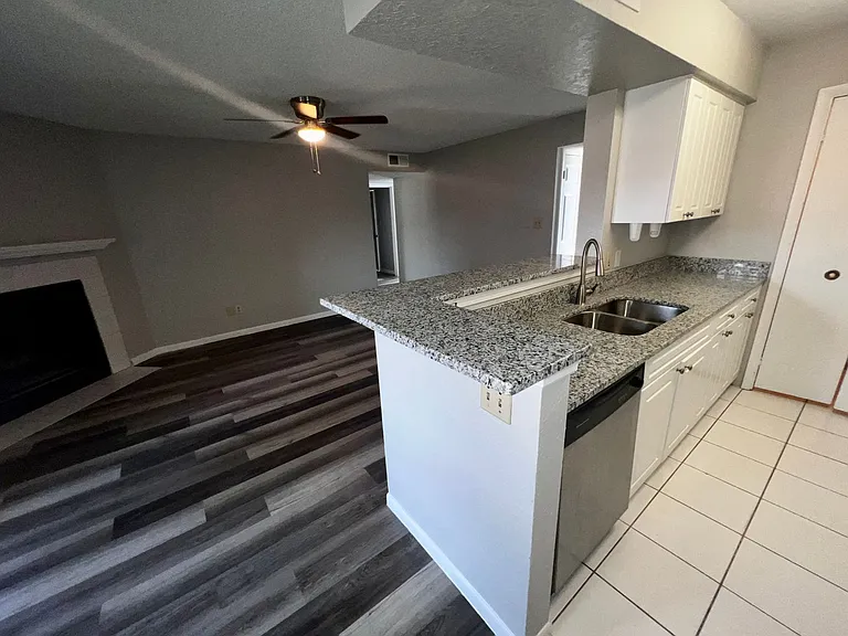 4355 Perkinshire Ln #M-104 — Photo 7
