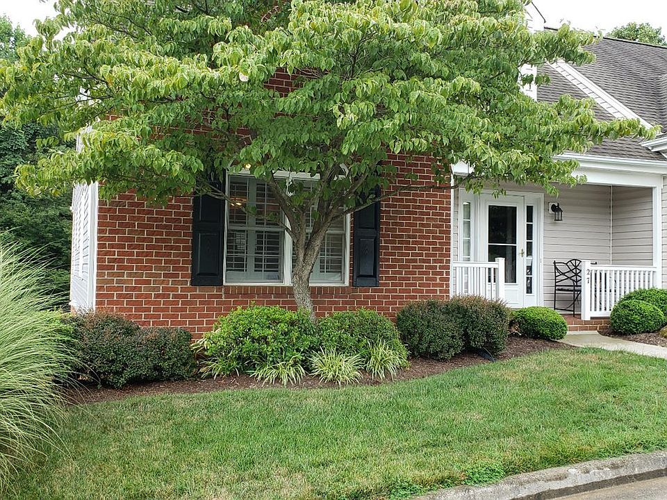 1st image of 27 Underwood Ln #27
