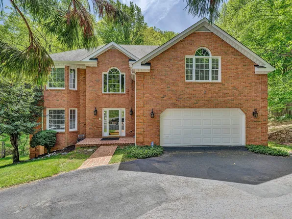6516 Hidden Woods Dr, Roanoke, VA 24018
