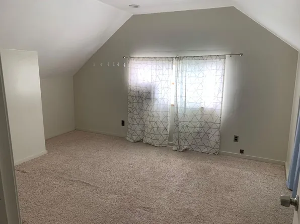 8430 Stephens Rd, Warren, MI 48089