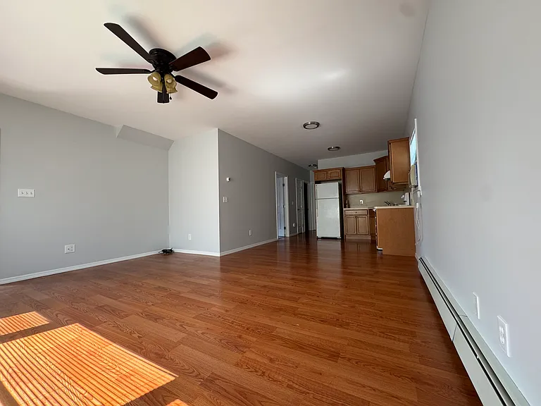2133 Jackson Ave — Photo 2