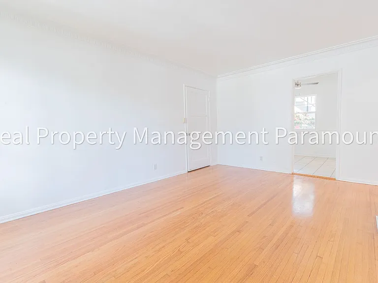 1460 S Orange Grove Ave — Photo 8