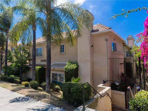 13600 Foothill Blvd, Sylmar, CA 91342