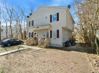 120-122 Oak Grove Ave, Springfield, MA 01109