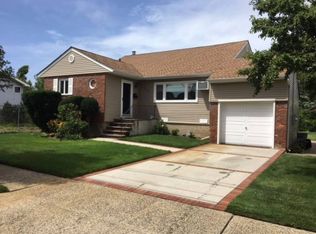 560 Miller Ave, Freeport, NY 11520