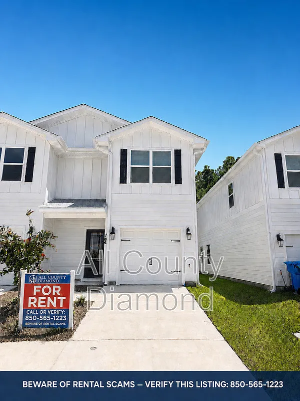 3 bed, 2.5 bath, 1470 sqft, $2,000 — Photo 1