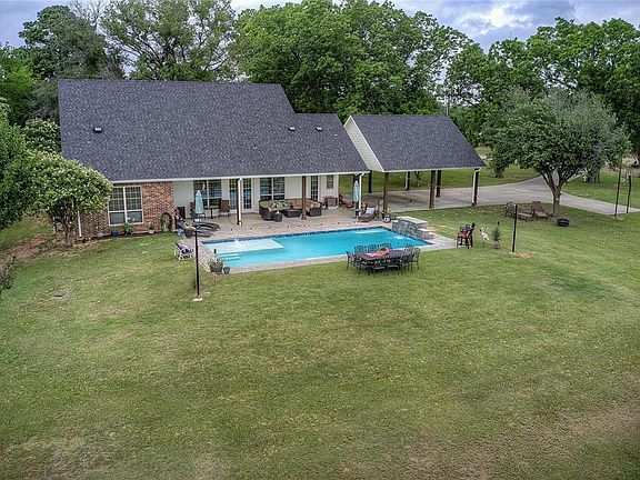 4th image of 220 County Road 2174