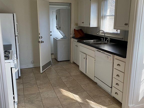 3rd image of 6133 Velasco Ave #6133
