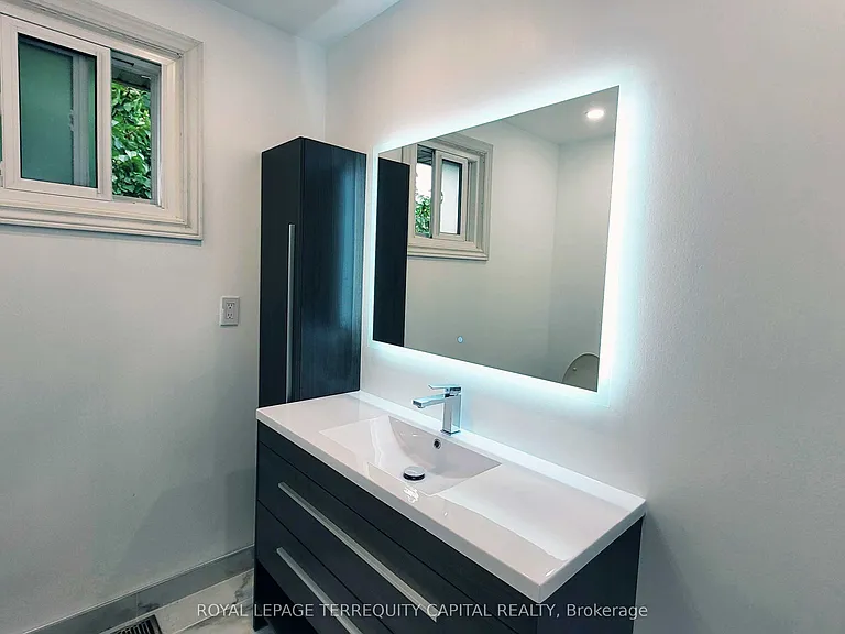 16 Mayfair Ct — Photo 18