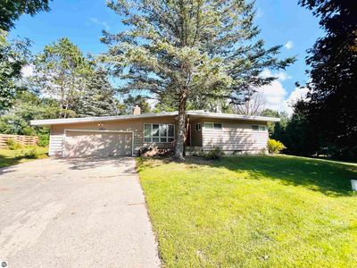 5121 Crosby Rd, Cadillac, MI, 49601