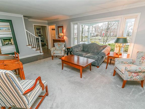 2nd image of 18524 Lomond Blvd