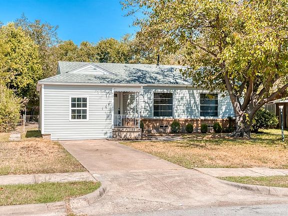 3rd image of 11823 Broadmoor Dr