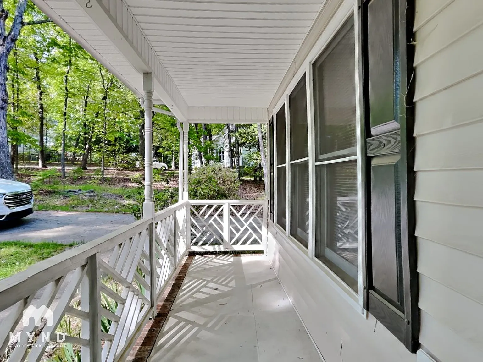 3 bed, 2.0 bath, 1321 sqft, $1,710 — Photo 2