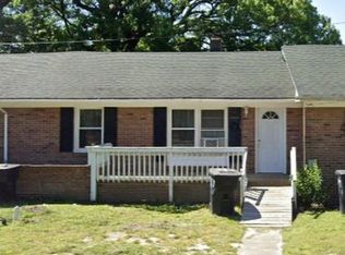 47 Carver Cir, Portsmouth, VA 23701