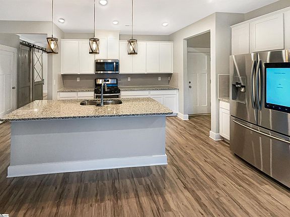 2nd image of 315 Pewter Cir