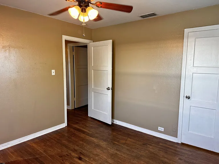 1801 Rose St — Photo 15