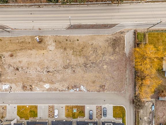 3rd image of 19950 McCarthy Rd