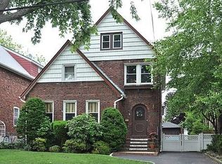 95 Picadilly Downs, Lynbrook, NY 11563