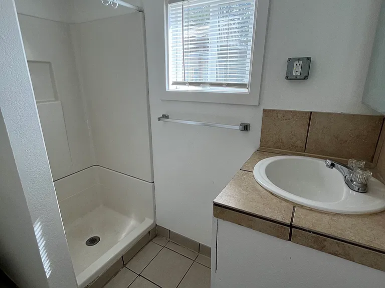 105 Front St S #4 — Photo 16