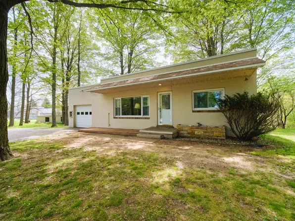 16263 Cadillac Hwy, Thompsonville, MI 49683
