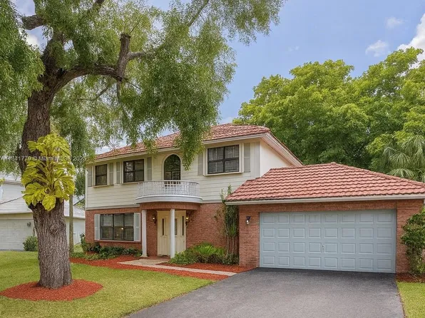 840 Greenbriar Ave, Davie, FL 33325