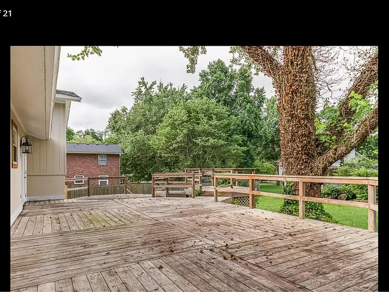 1805 Blue Spring Ln — Photo 21