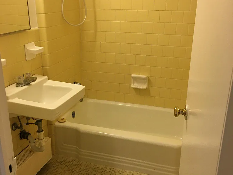 1210 N Taft St #309 — Photo 8