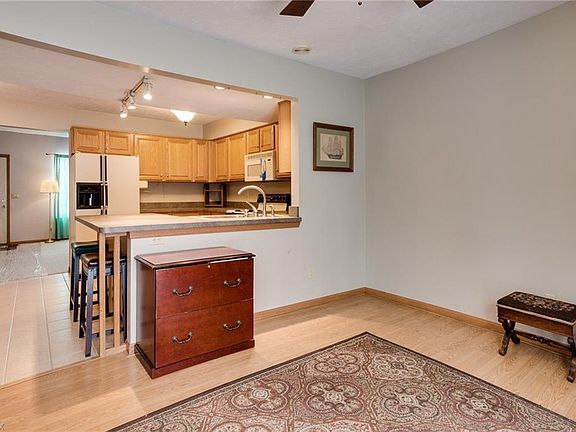 5th image of 7030 Rushmore Way #9