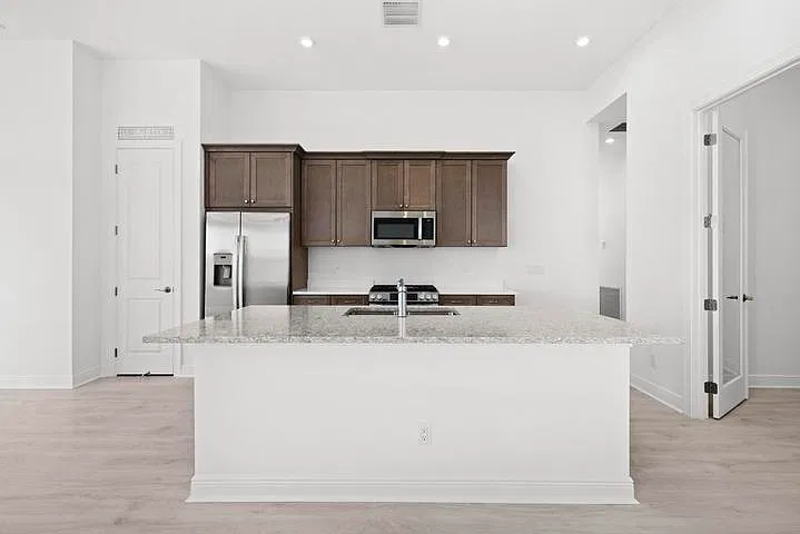 2 bed, 1490 sqft, $2,850 — Photo 4