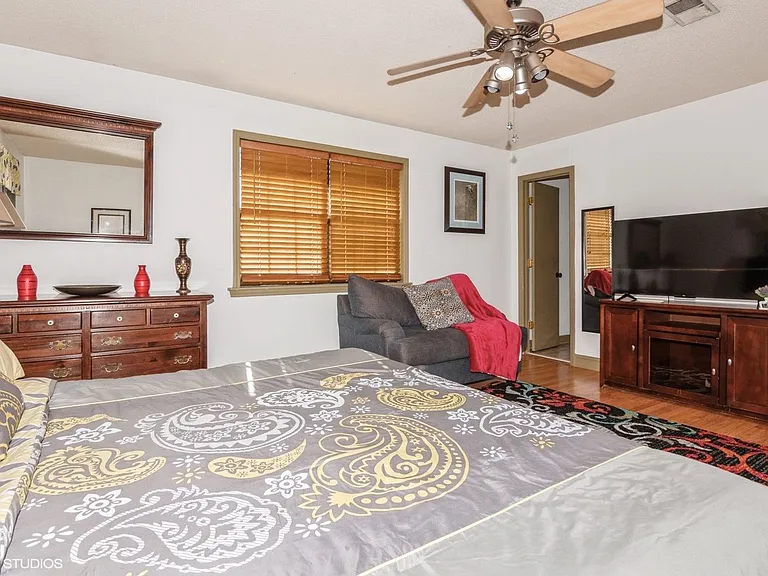 9938 Sandra Ln — Photo 16