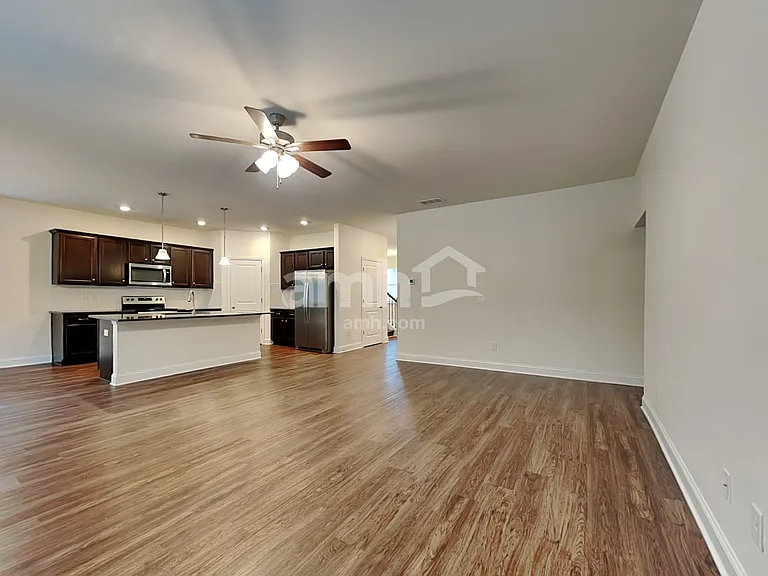 1120 Ashlyn Ct — Photo 7