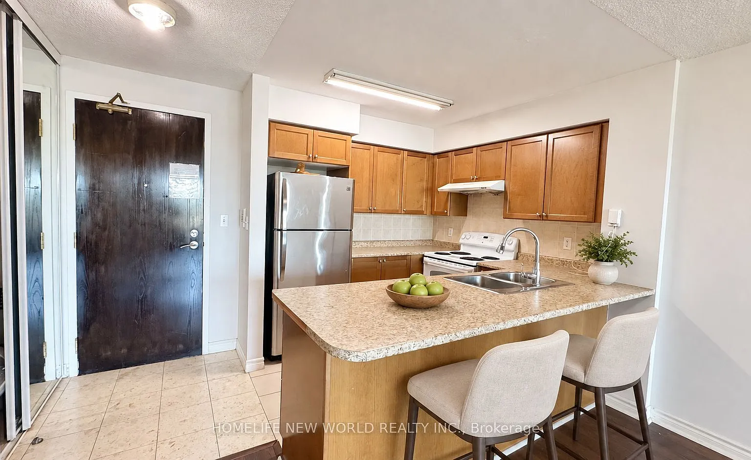 3 bed, $3,000 — Photo 2