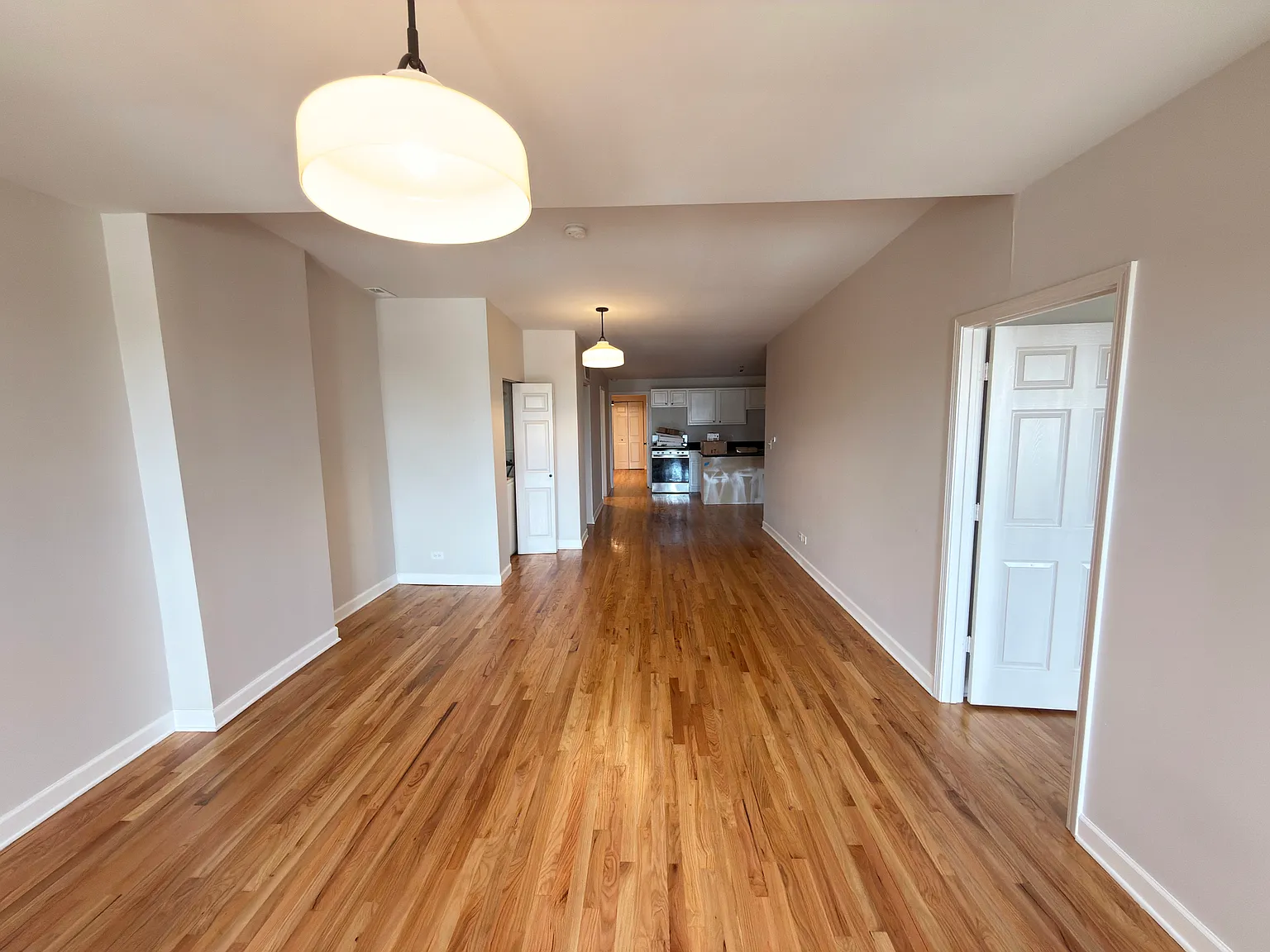 3 bed, 1200 sqft, $3,500 — Photo 4