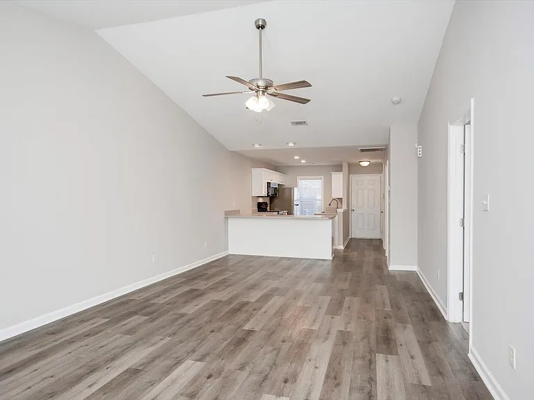 1216 Longpoint Dr — Photo 8