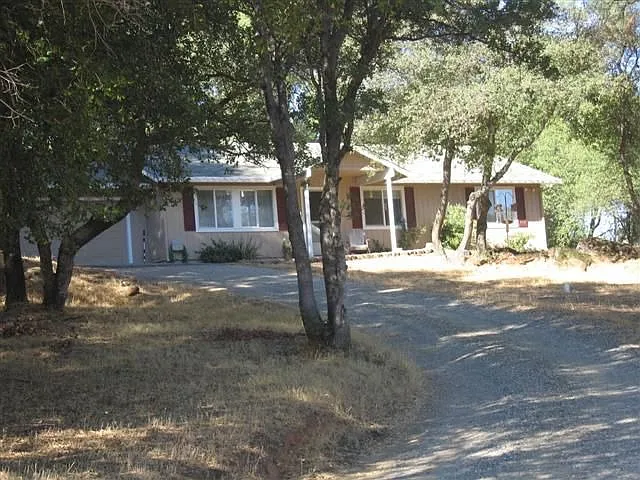19360 Tara Ln photo 1