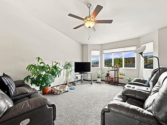 5th image of 2681 Meadows Dr