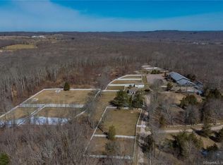 119 Reutemann Rd APT A, N Stonington, CT 06359