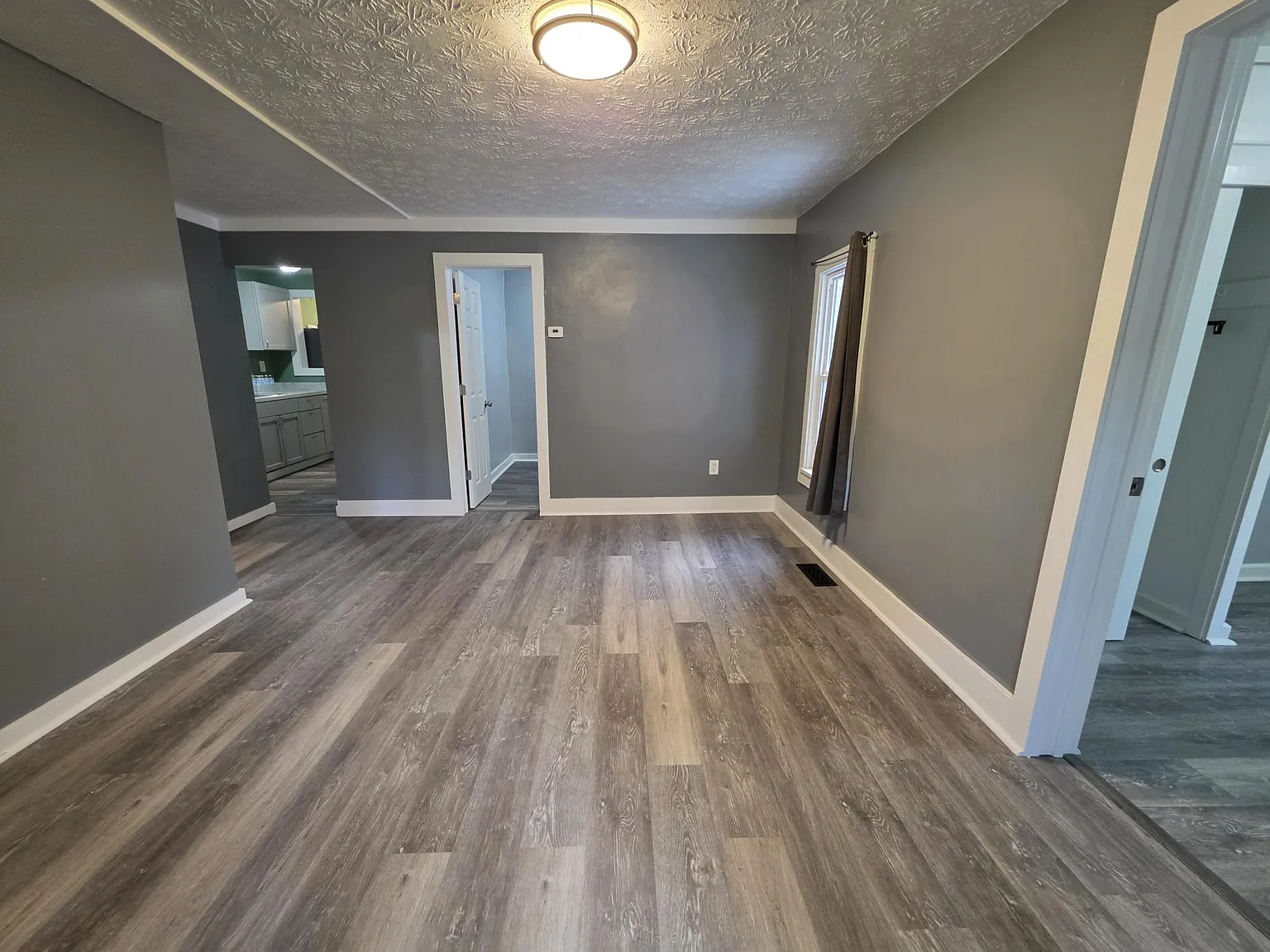2 bed, 982 sqft, $900 — Photo 3
