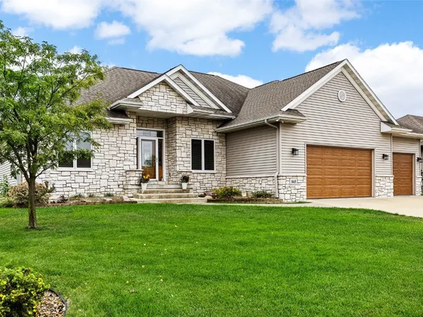 865 Leslie Ln, Robins, IA 52328